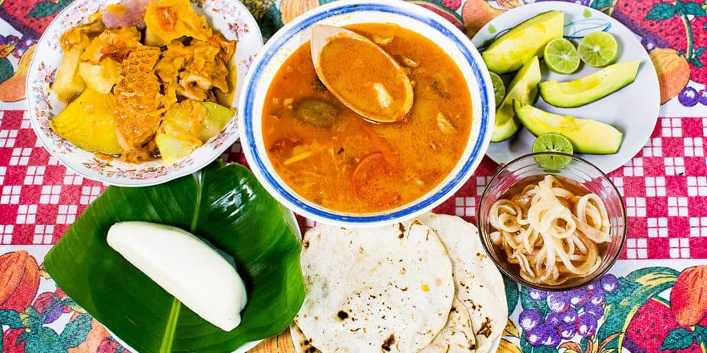 gastronomia-centroamerica-nicaragua-sopa-mondongo